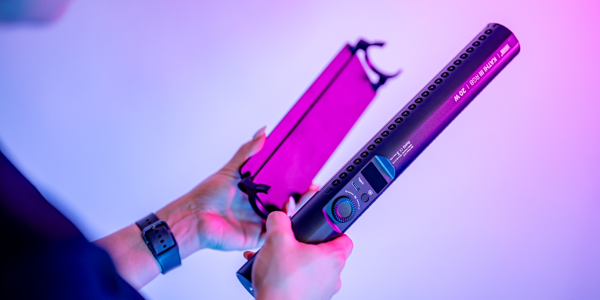 Newell_Kathi_III_RGB_LED_světlo_pro_foto_a_video_9